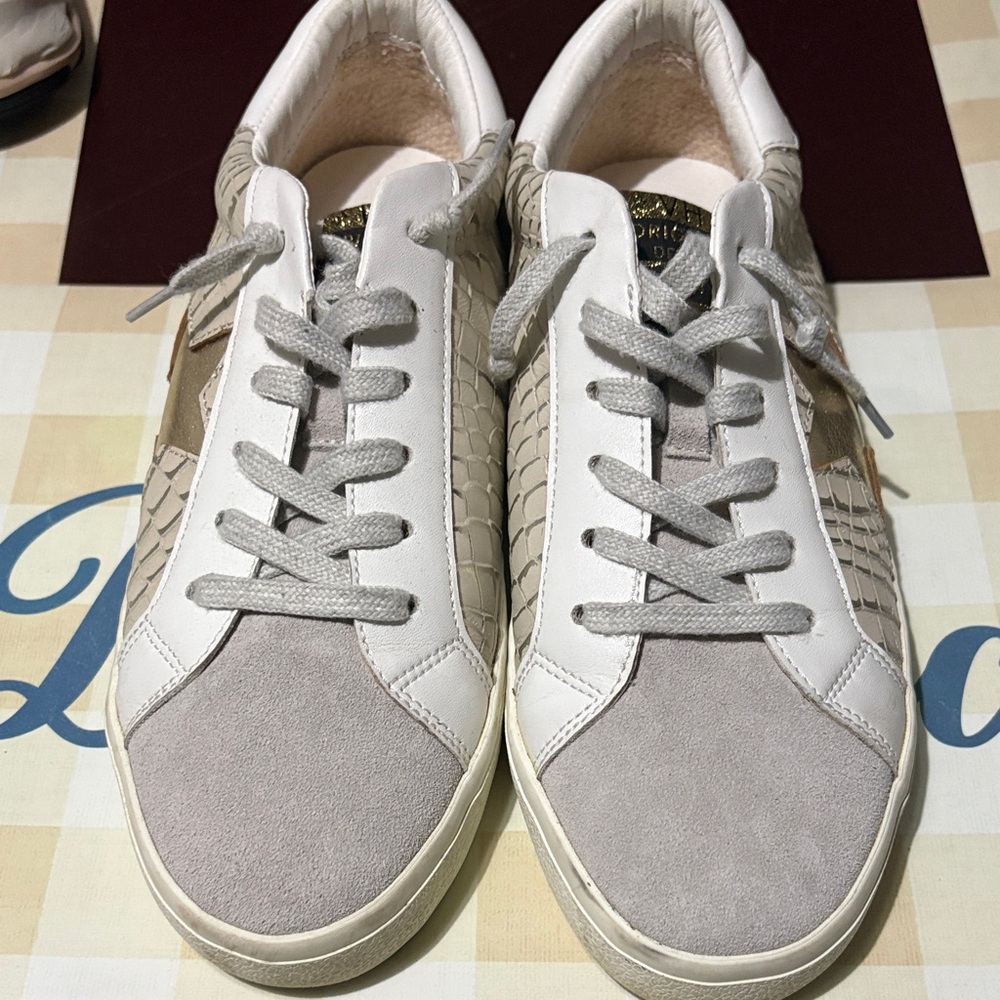 Vintage Havana White and Gray Sneakers like new